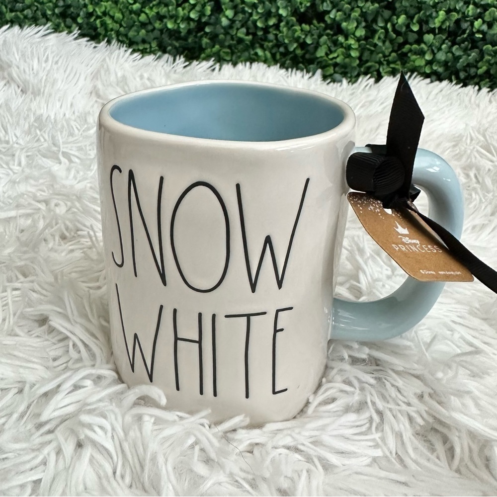 Disney x Rae Dunn Snow White Mug